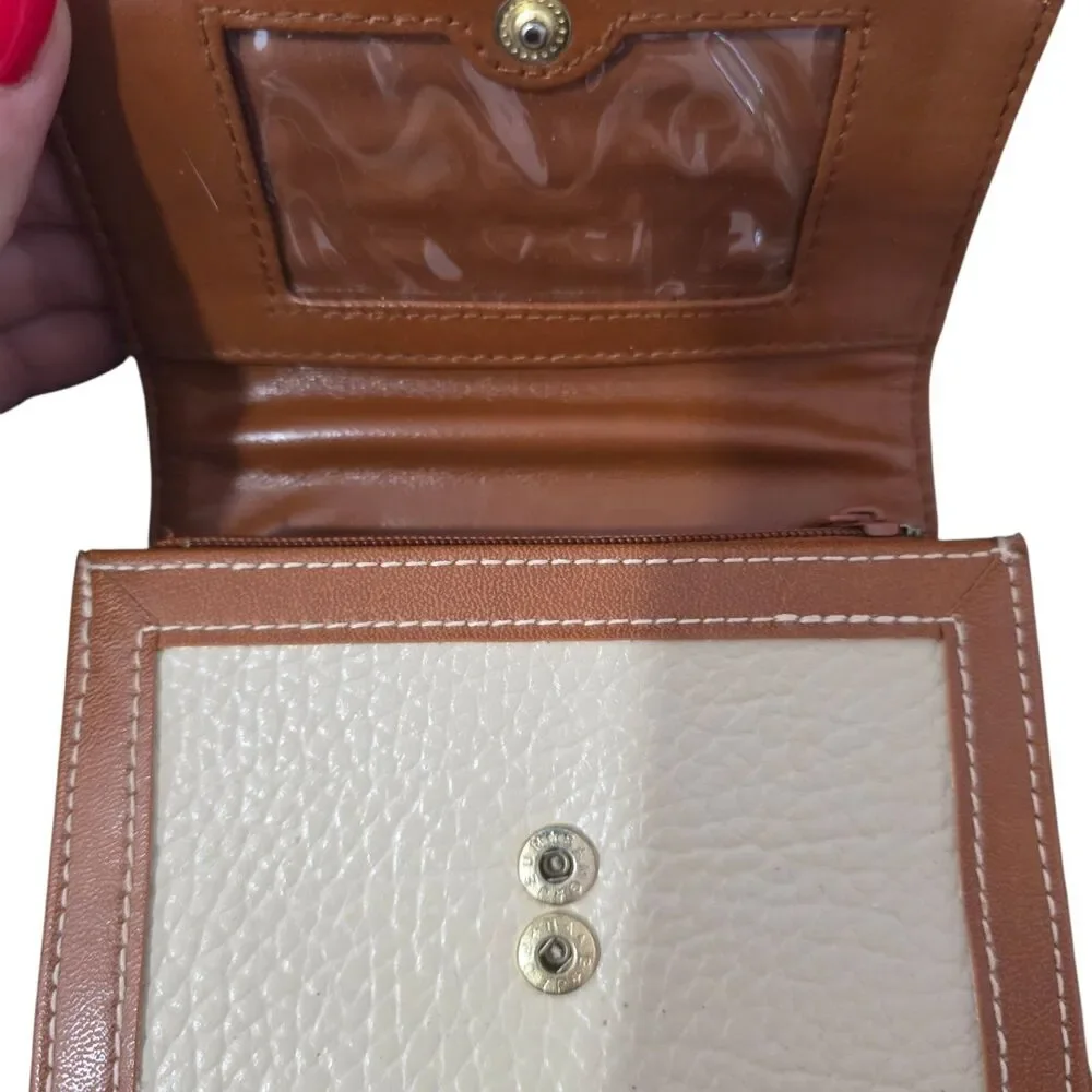 Vintage Classic Collection Wallet White Pebble Leather Brown‎ Trim Clutch